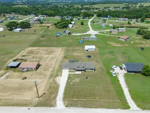 142 Blue Sky Ln, Springtown, TX 76082