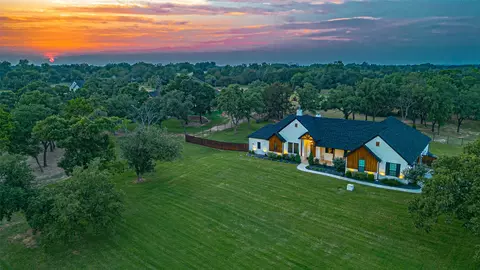 227 Flat Rock Ln, Weatherford, TX 76088