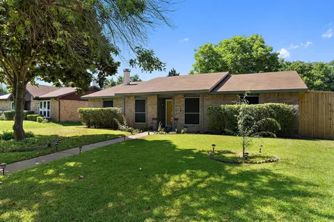 702 Orchard Ct, Duncanville, TX 75137