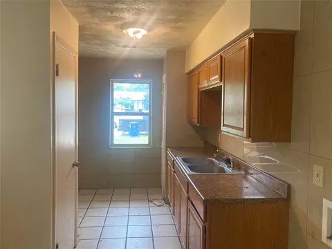 1006 Blanco Dr, Euless, TX 76039 photo 3