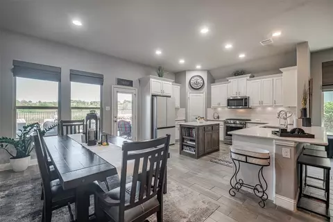 15412 Pioneer Bluff Trl, Roanoke, TX 76262