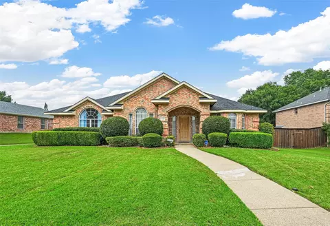 733 Regalwood Dr, Desoto, TX 75115