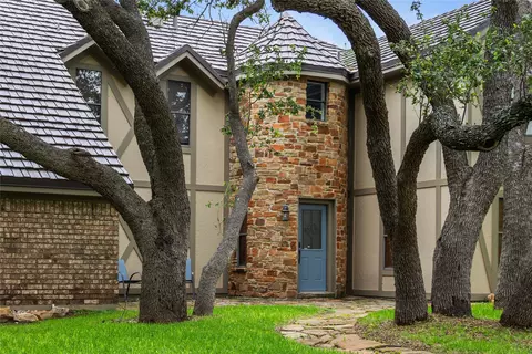 4 Shore Crest Dr, Brownwood, TX 76801