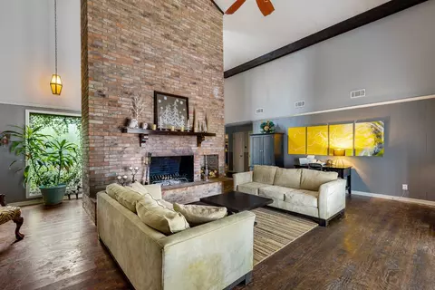 Living - 2907 Tanglewood Dr, Commerce, TX 75428 photo 2 of 5