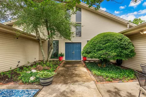 Exterior - 2907 Tanglewood Dr, Commerce, TX 75428 photo 2 of 14