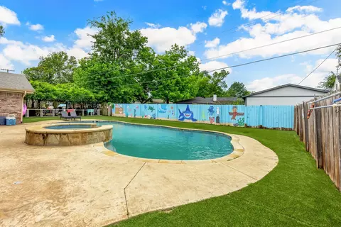 Exterior - 2907 Tanglewood Dr, Commerce, TX 75428 photo 12 of 14