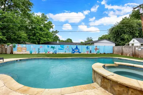 Exterior - 2907 Tanglewood Dr, Commerce, TX 75428 photo 7 of 14