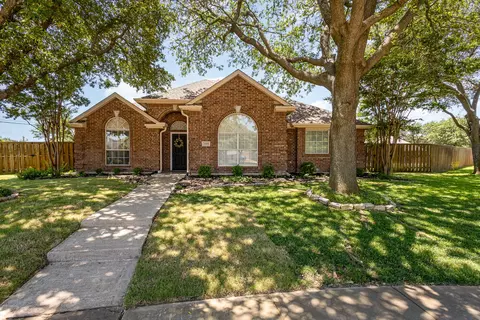 3305 Sunlight Dr, Rowlett, TX 75088