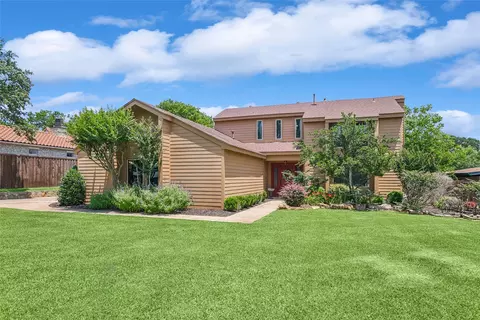 27 Horseshoe Dr, Highland Village, TX 75077