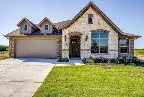 2828 Richard St, Burleson, TX 76028