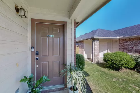 5904 Parkview Hills Ln, Fort Worth, TX 76179