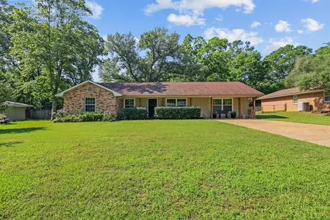 526 Norma St, Nacogdoches, TX 75965