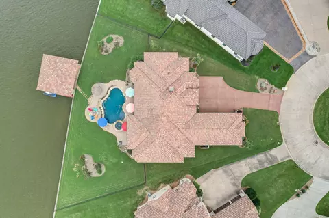 1600 Monterey Bay Ct, Granbury, TX 76048