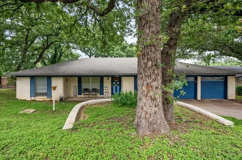 710 Vail Dr, Arlington, TX 76012