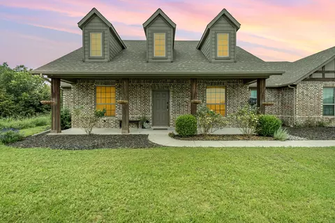 925 Lester Burt Rd, Farmersville, TX 75442