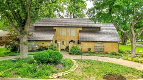 4409 Marys Creek Dr, Benbrook, TX 76116