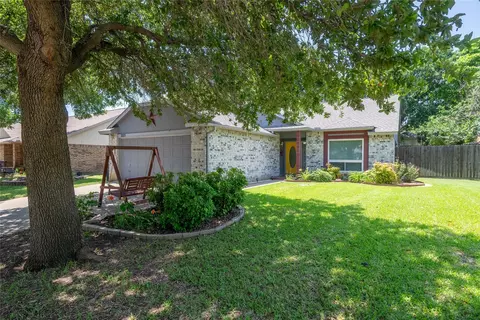 2223 Crestmeadow St, Denton, TX 76207