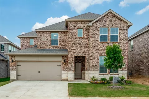 9816 Fall Brook Dr, Aubrey, TX 76227