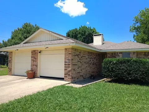 311 California Dr, Glenn Heights, TX 75154