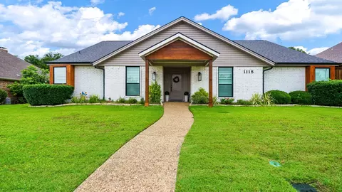 1118 Wiltshire Dr, Carrollton, TX 75007