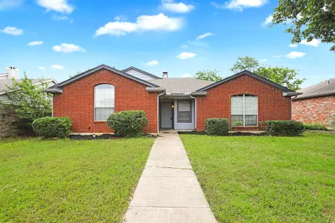 5431 Whisper Glen Dr, Arlington, TX 76017