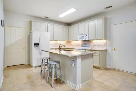 1729 Massey Dr, Lewisville, TX 75067