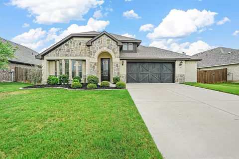 267 Moonshadow Dr, Waxahachie, TX 75165