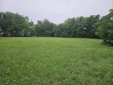 631 Live Oak St, Meridian, TX 76665