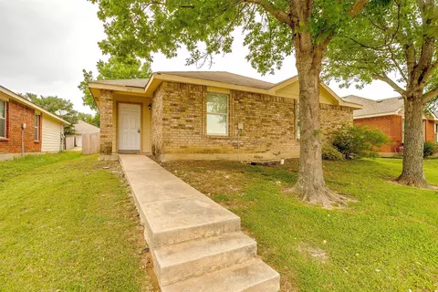 757 E Kirnwood Dr, Dallas, TX 75241