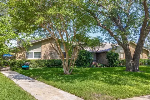 10521 Egret Ln, Dallas, TX 75230