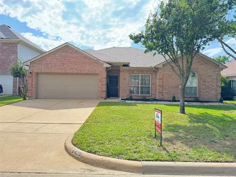 6420 St Alban Ct, Arlington, TX 76001