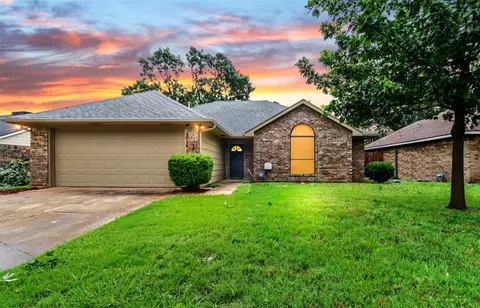 4016 7th St, Sachse, TX 75048