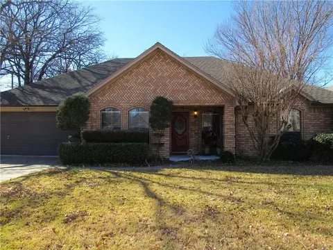 6002 Green Forest Ct, Arlington, TX 76001