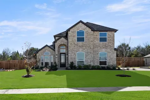 1112 E Hidden Lakes Dr, Desoto, TX 75115