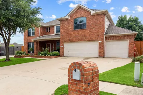 5015 Raptor Ct, Grand Prairie, TX 75052