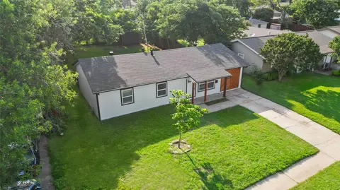 911 Milam Dr, Euless, TX 76039