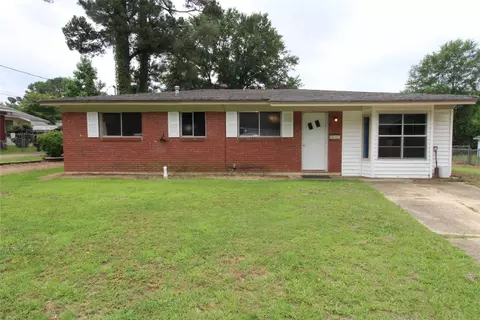 206 Crestview Dr, Minden, LA 71055