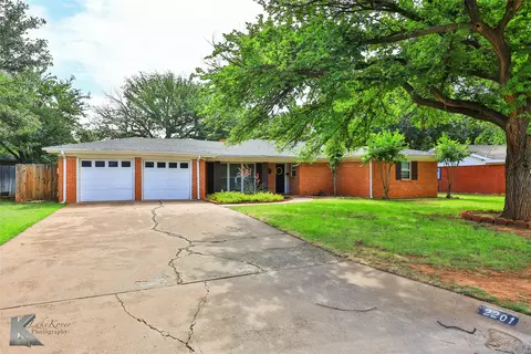 2201 Regent Dr, Abilene, TX 79605