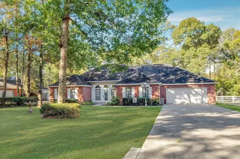 904 Carriage Hills Blvd, Conroe, TX 77384