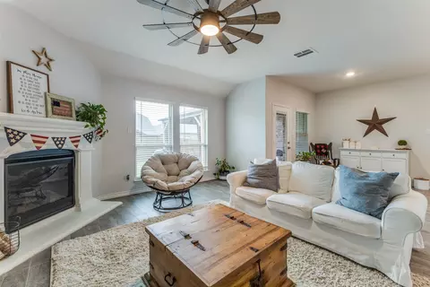 Living - 4033 Ellinger Dr, Heath, TX 75126 photo 2 of 3