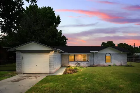447 W Hobbs St, Boyd, TX 76023