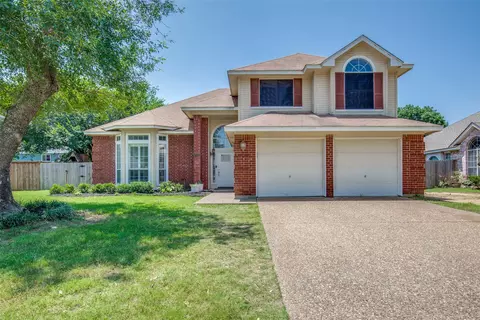 809 Crystal Ln, Hurst, TX 76054