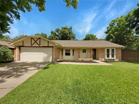 708 Pecan St, Burleson, TX 76028