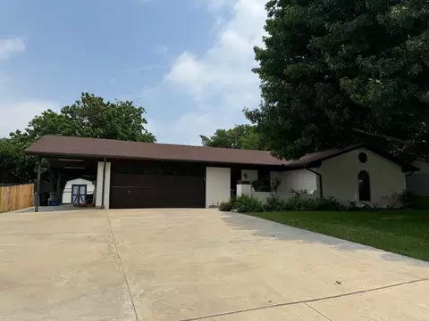 9724 Leland Ln, Benbrook, TX 76126