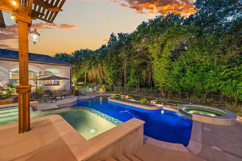 2109 Roadrunner Dr, Flower Mound, TX 75022