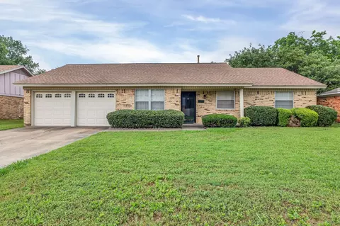 421 Deer Creek Rd, Everman, TX 76140
