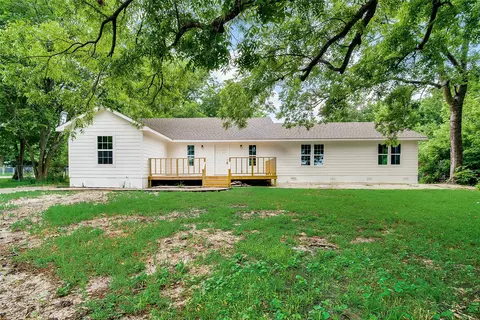 102 S County Line Rd, Savoy, TX 75479