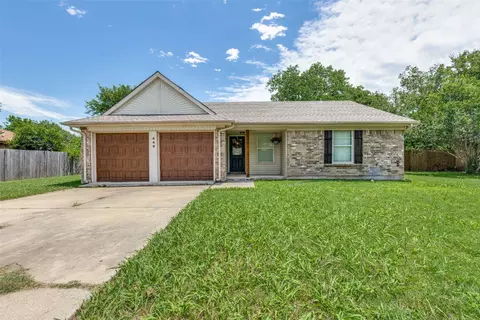 449 Black Oak Ln, Burleson, TX 76028