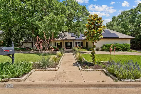 203 Inverness Dr, Trophy Club, TX 76262
