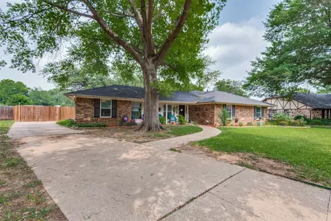 2505 Glassboro Cir, Arlington, TX 76015